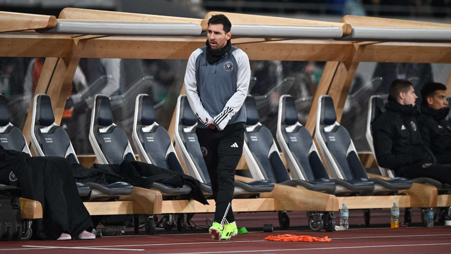 Lionel Messi warms up during Inter Miami