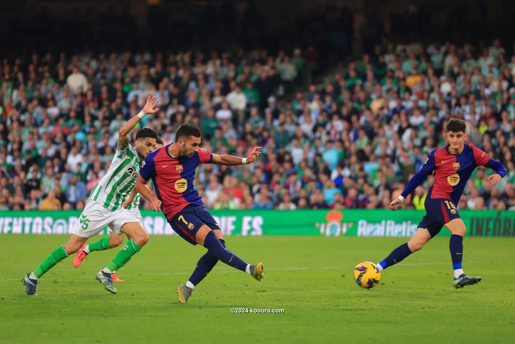 بسبب قبلة هيرموسو.. لاعب برشلونة الأسبق يفتح النار على كارباخال! | 