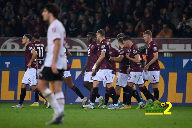 أستون فيلا يحدد سعر بيع جون دوران بعد اهتمام الهلال 