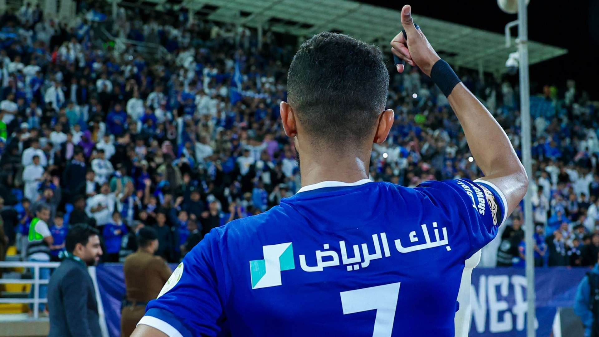 الاتحاد بالقميص الأساسي أمام أوكلاند سيتي 