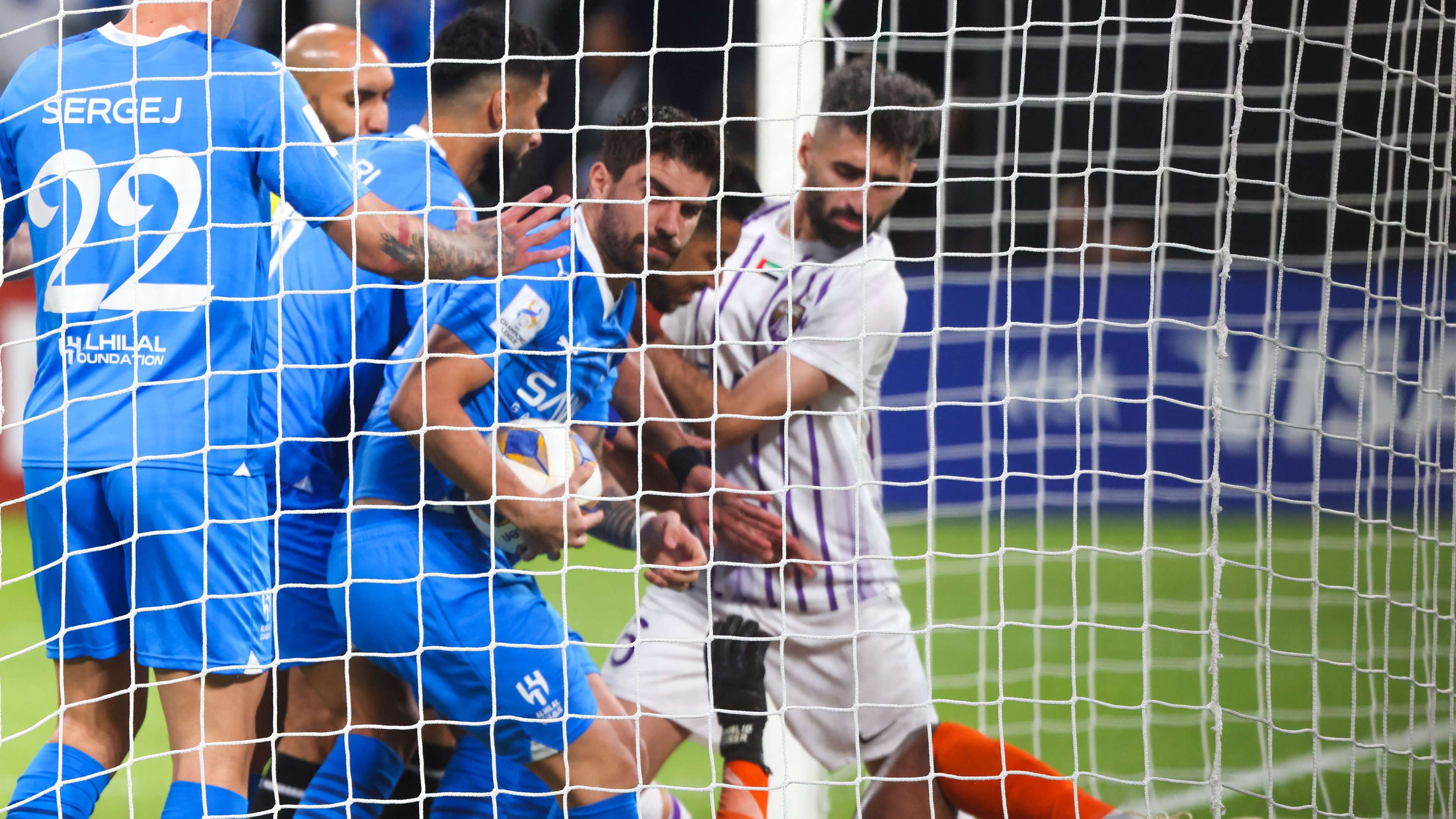 مفاجأة.. النصر والهلال خارج منافسات الميركاتو الشتوي!! 