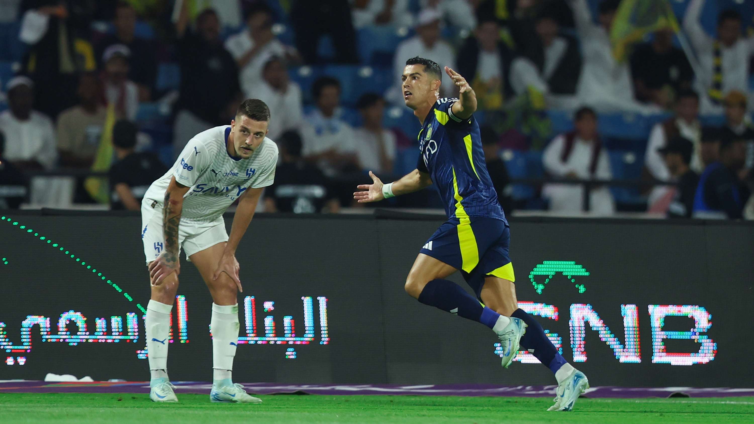 الهلال ضد الفتح لغسل أحزانه الآسيوية والاقتراب من لقب الدورى السعودى 