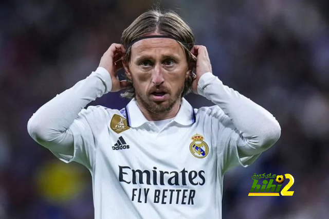 لماذا ميز ريال مدريد بنزيما عن باقي زملائه ؟ 