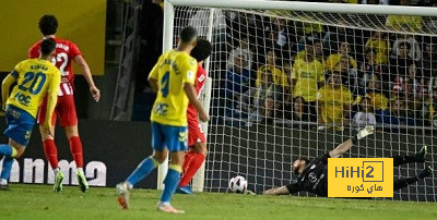 انطلاق كلاسيكو الهلال والأهلي 