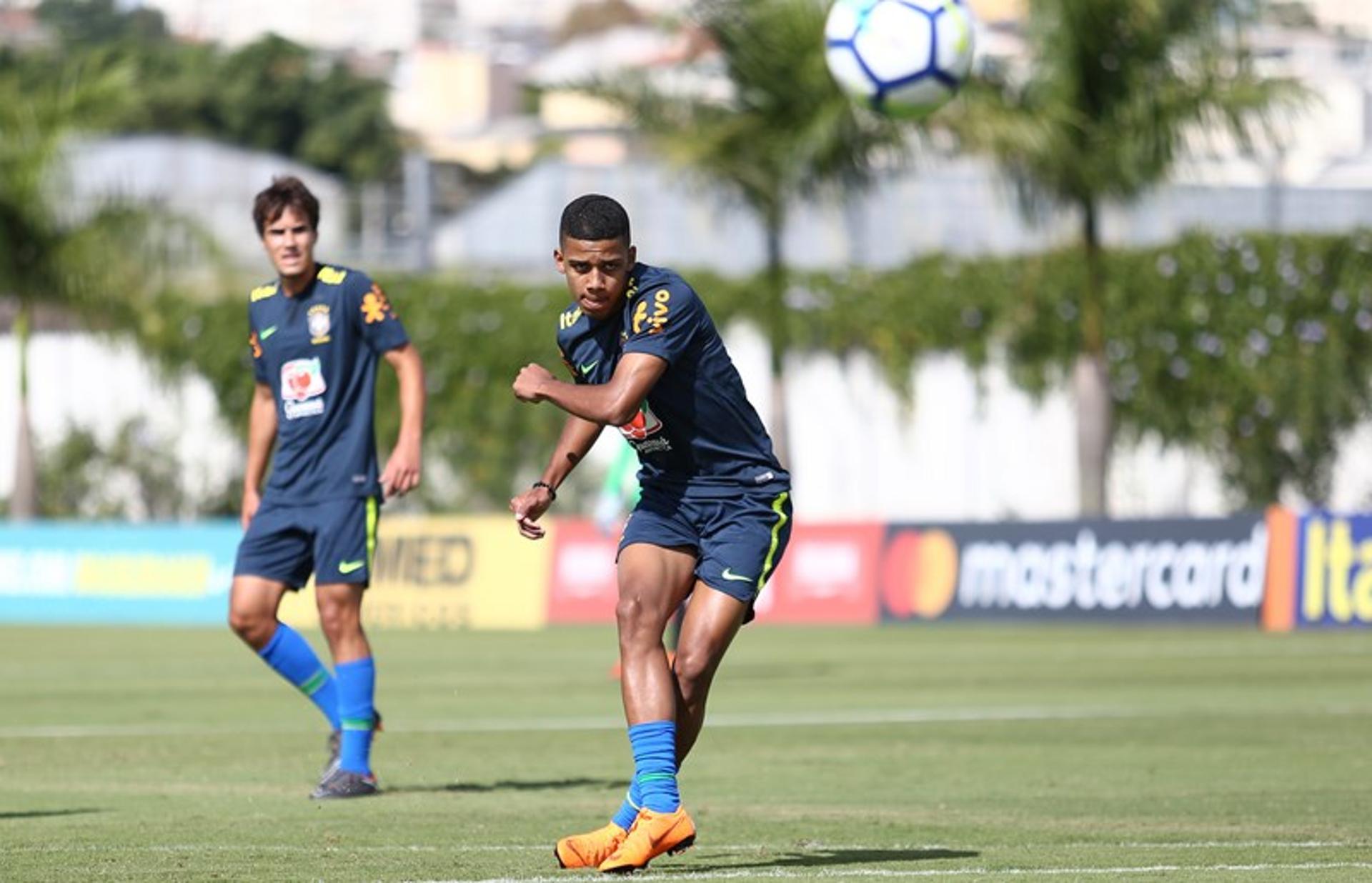 الأهلي ضد الهلال.. الراقي يحسم الشوط الأول من الكلاسيكو فيديو 