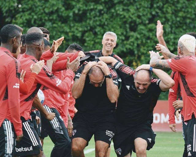 ظهور محمد هاني وكريم فؤاد في مران الأهلي بعد العودة من سويسرا.. صور 