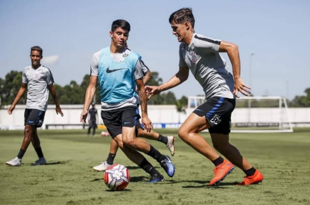 ملخص وأهداف مباراة الهلال ضد الفتح فى الدوري السعودي 