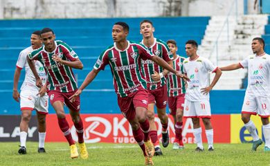 فاتي يرد على جمهور برشلونة 