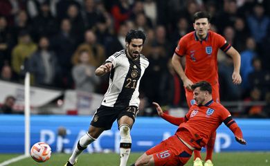 فيديو | "لا يوجد 4 ليونيل ميسي!" .. اعتراف جريء من وزير الرياضة السعودي عن ميزانيات الرباعي الكبير | 