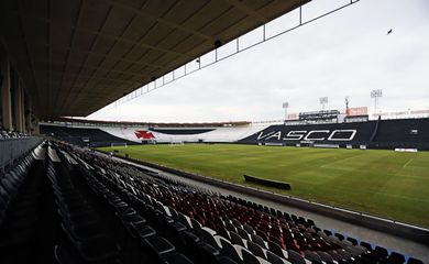 تقارير.. نيس ينهي الاتفاق مع الاهلي لضم مدافعه 