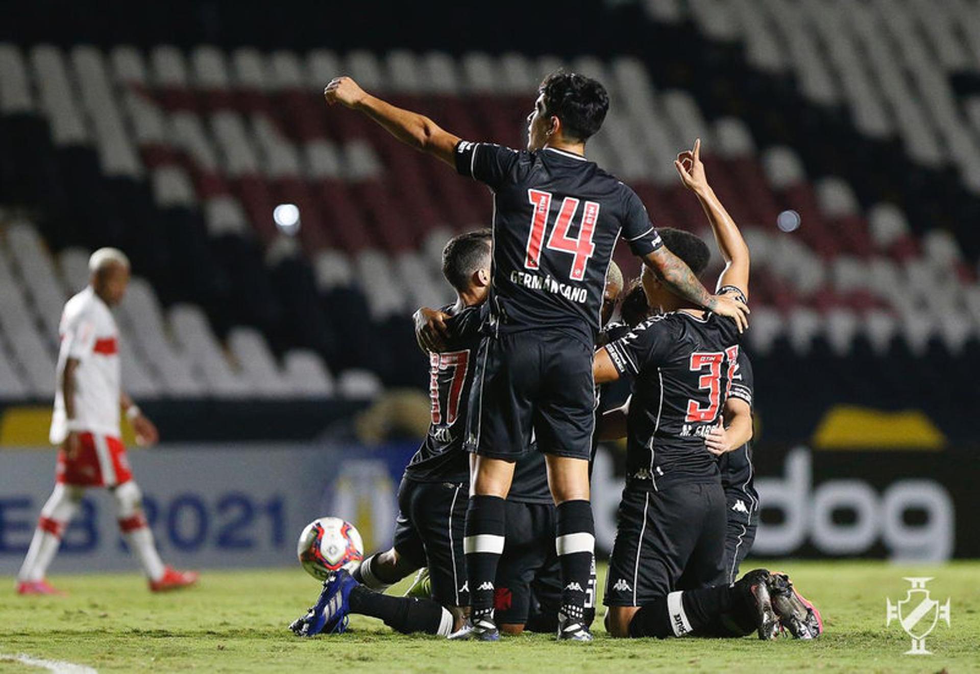 صور.. شاهد مشوار إسبانيا و انجلترا في اليورو 