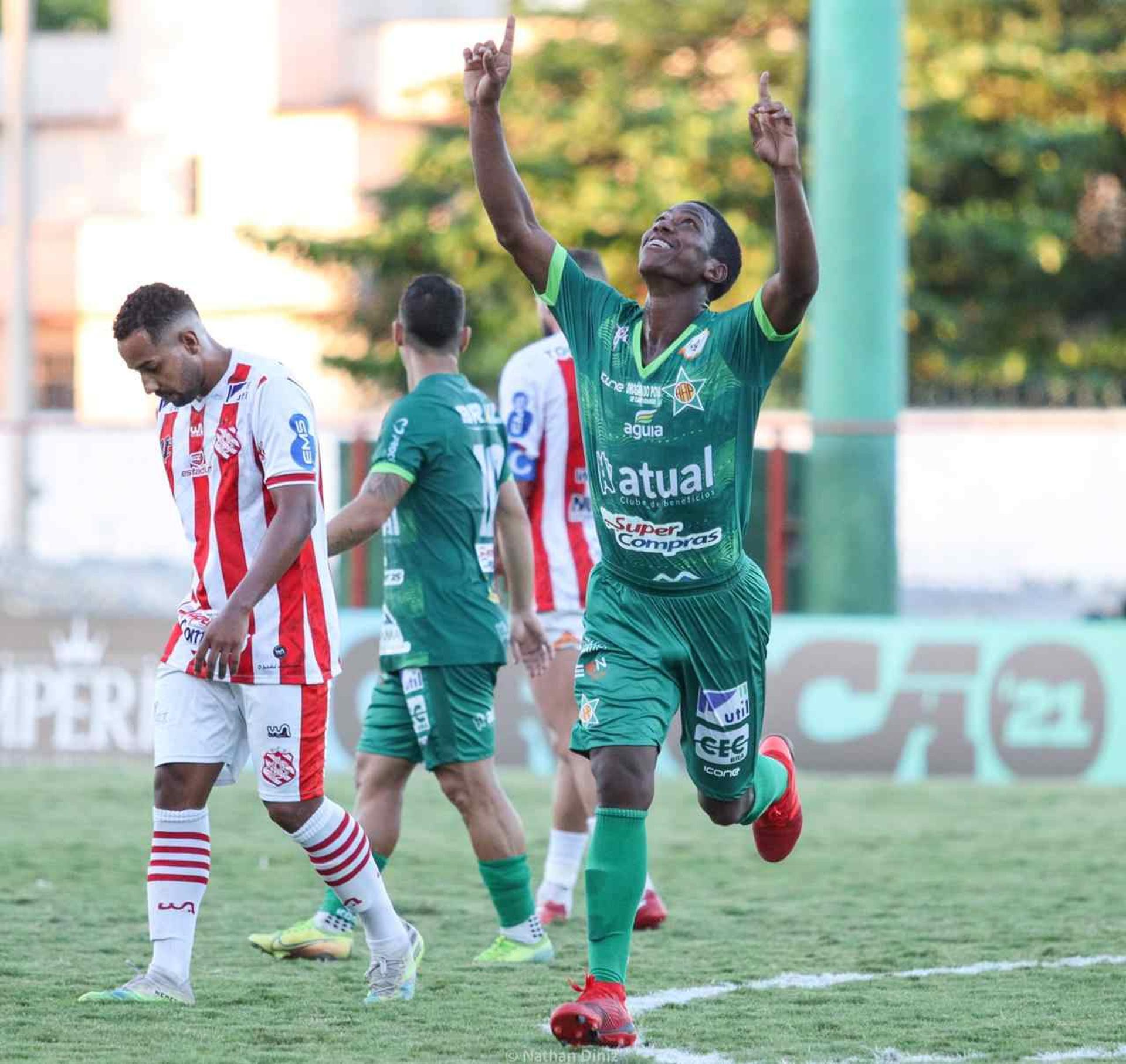 جروس يصل القاهرة لتولي تدريب الزمالك ويحضر مباراة المصرى فى برج العرب 