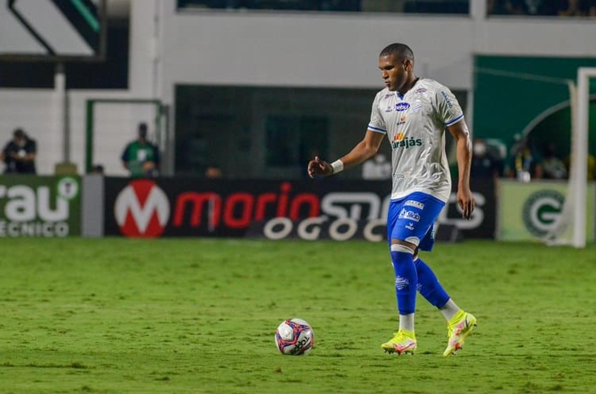 قرار جورج جيسوس يدفع مدافع الهلال لطلب الرحيل | 