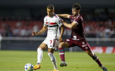 من أحرج جمهور الهلال والذي "يسجنه" النصر جزئيًا .. نجوم العالم في السعودية بين خيبة الأمل والإبداع | 