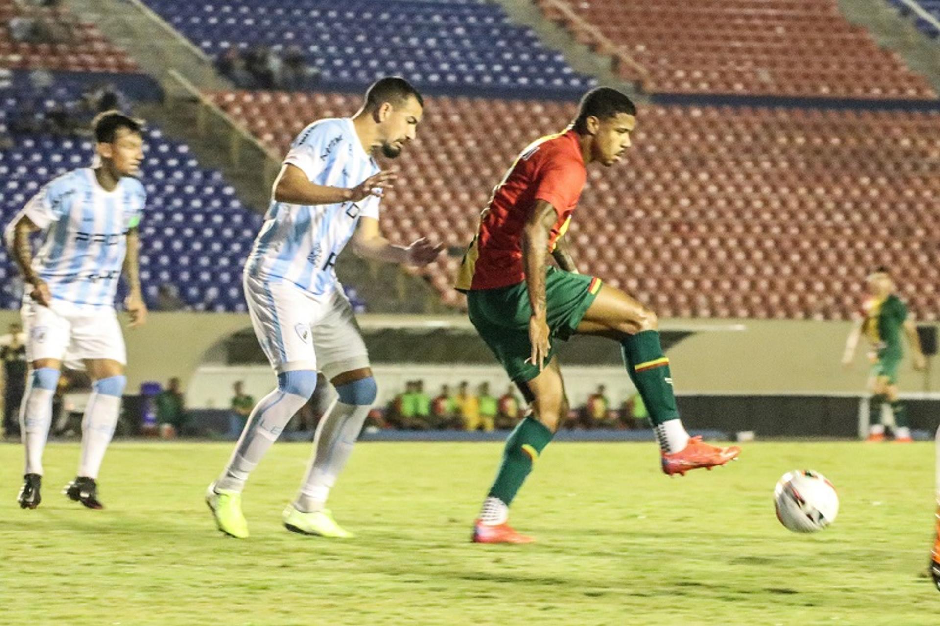 فيديو: شاهد مهارات لاعب الريال الجديد 