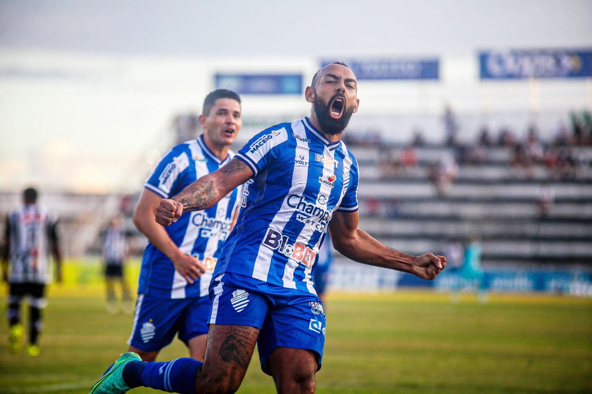 بايرن ميونخ ينافس الهلال على التعاقد مع برناردو سيلفا 