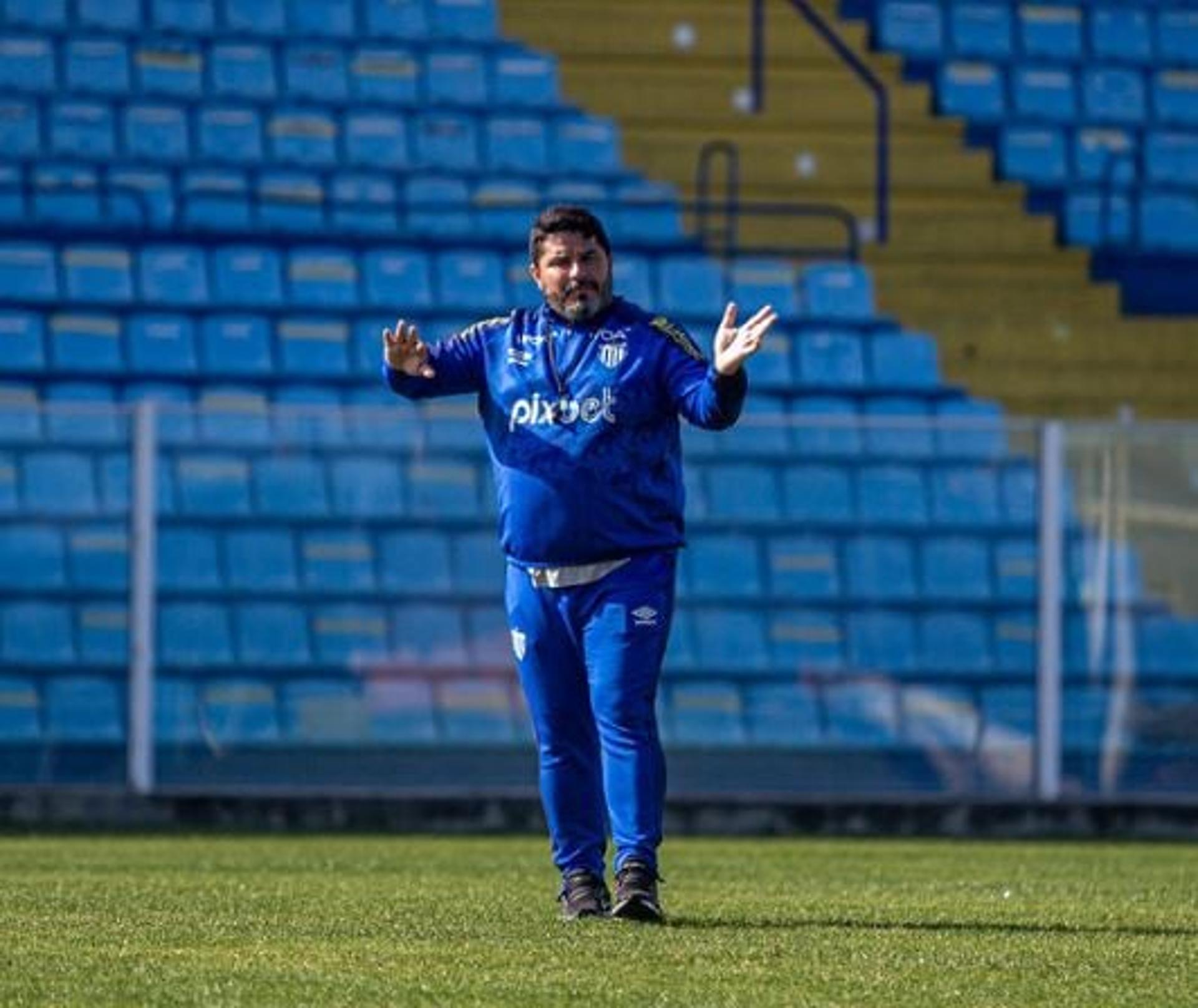 الاتحاد يستهدف ضم ميشايل من الهلال 