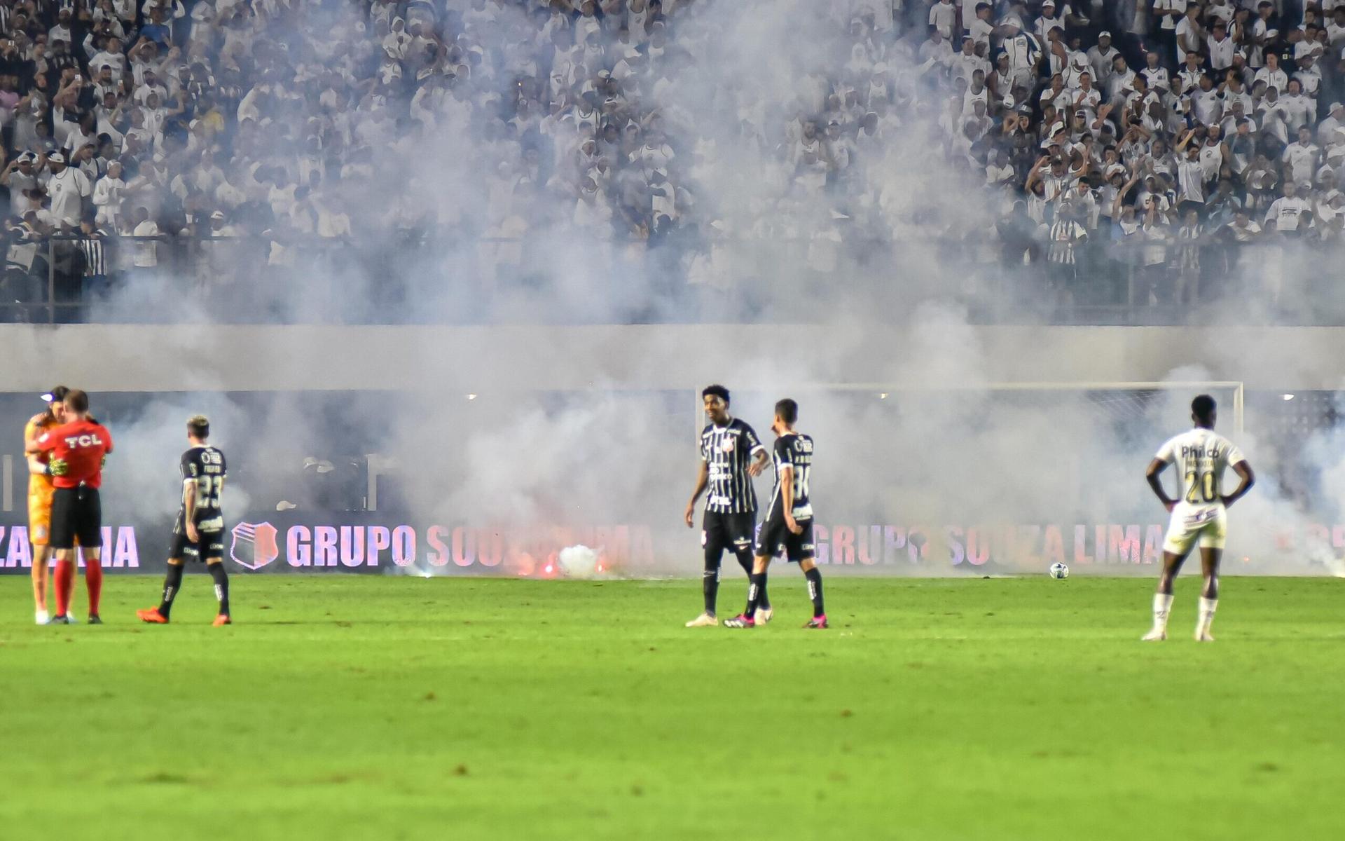 ما القنوات الناقلة لمباراة الأخدود والهلال في دوري روشن السعودي 2024-2025؟ وكيف تشاهدها عبر الإنترنت؟ | 