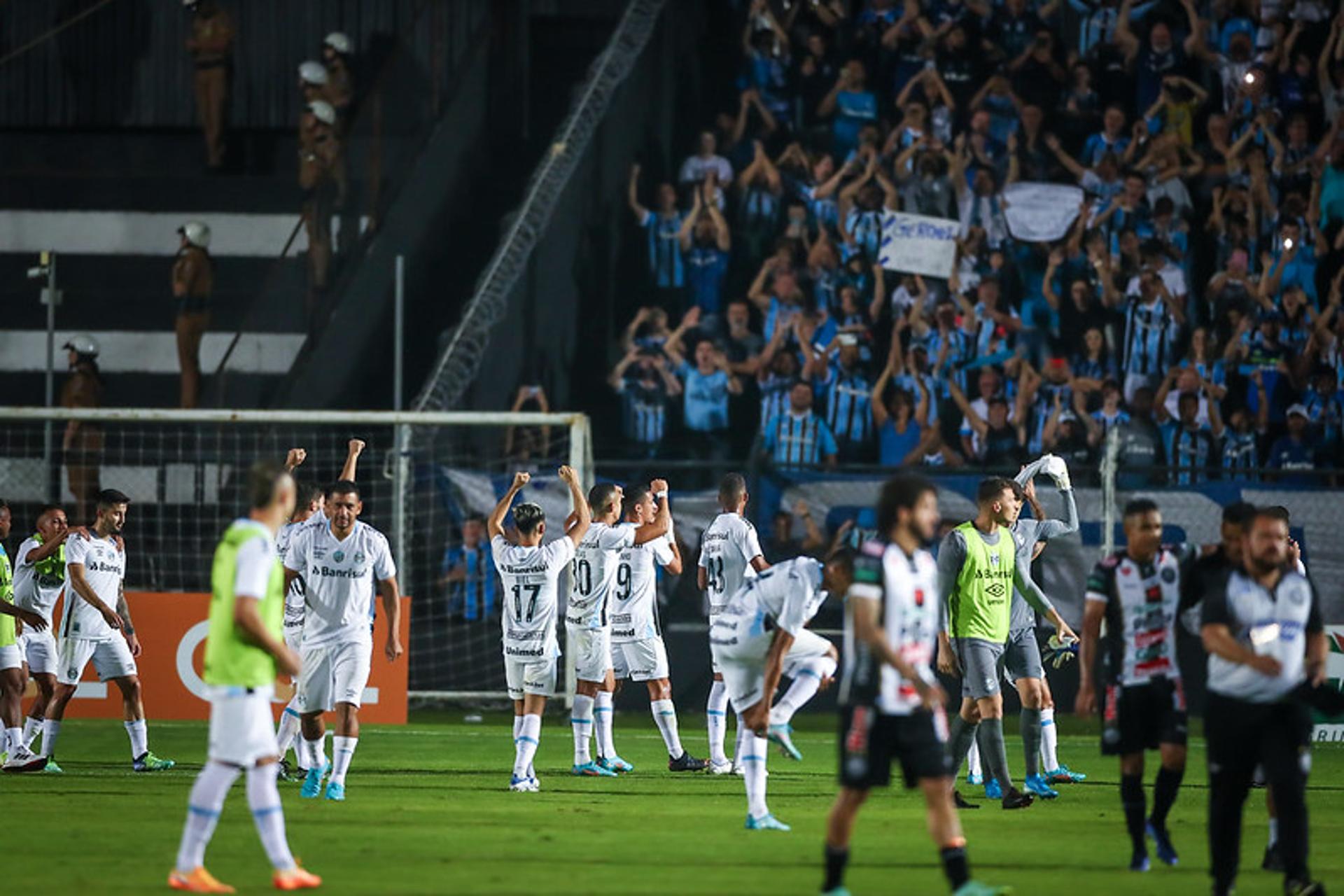 مانشستر يونايتد يرد .. حقيقة تعاقد الهلال مع "كريستيانو رونالدو الجديد" | 